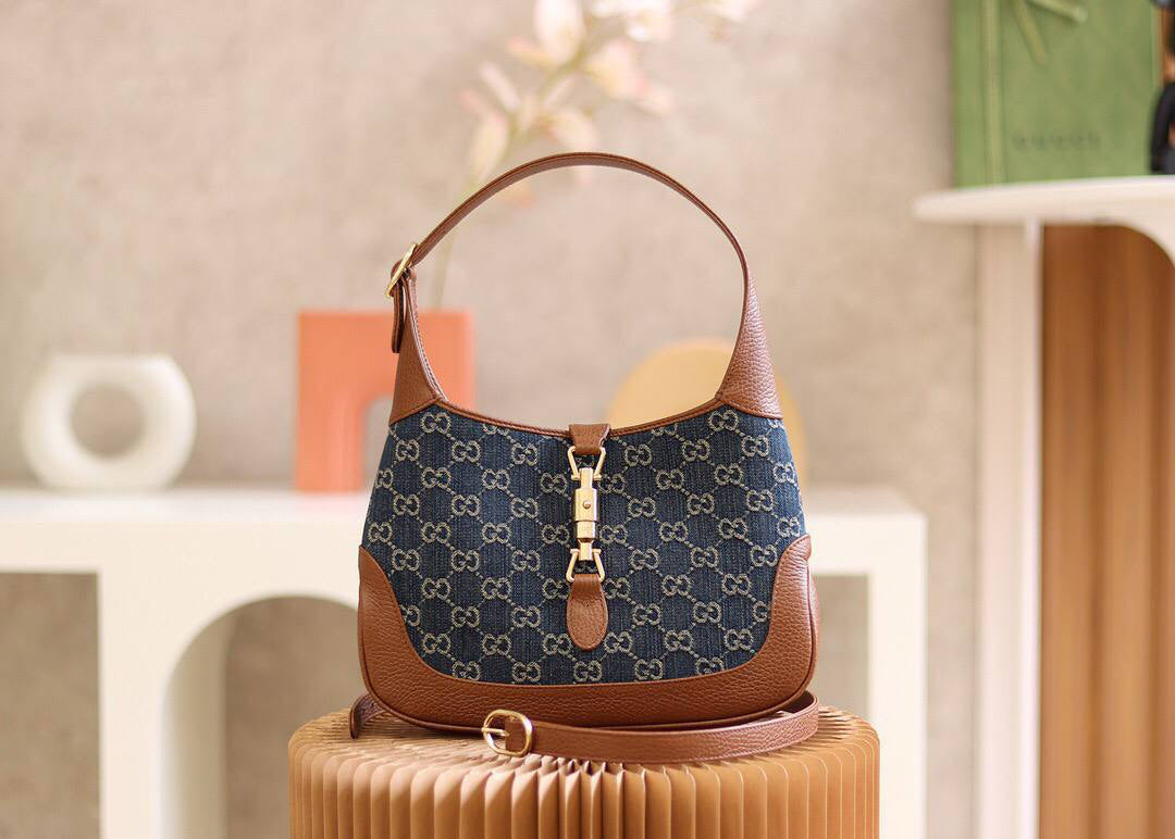 Gucci Jackie