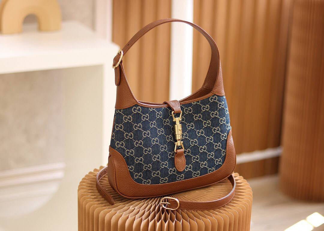 Gucci Jackie