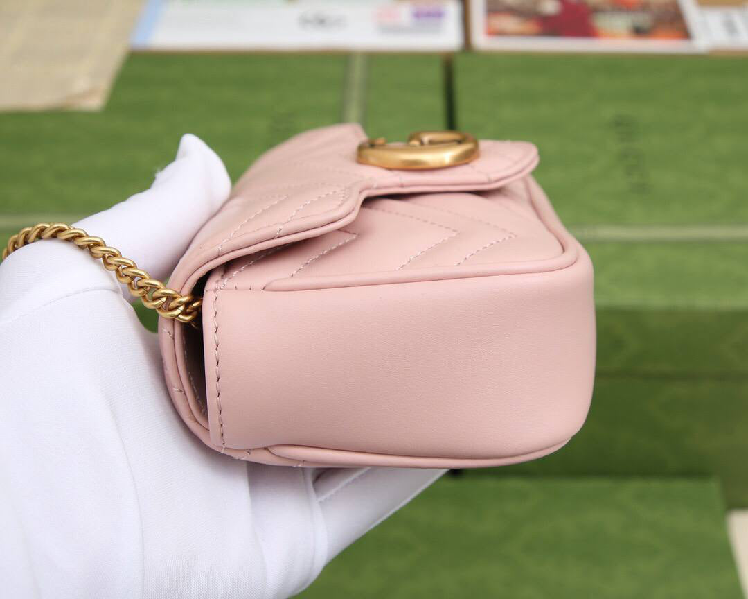 Gucci GG Marmont Matelassé Super Mini Bag