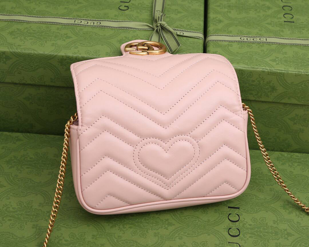 Gucci GG Marmont Matelassé Super Mini Bag