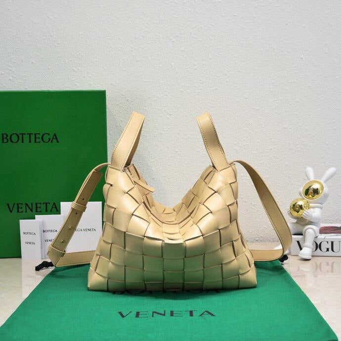Bottega Veneta Bowling Cassette leather tote bag