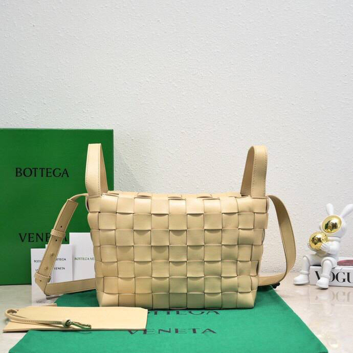 Bottega Veneta Bowling Cassette leather tote bag