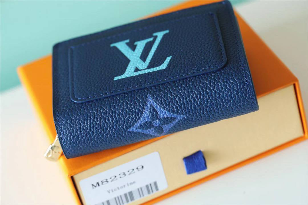 Louis Vuitton Cléa Wallet